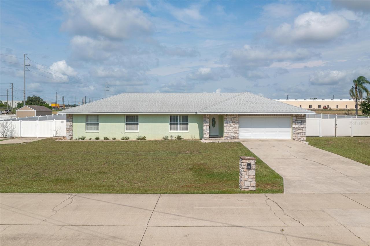 411 Country Pine Rd., Haines City, FL 33844