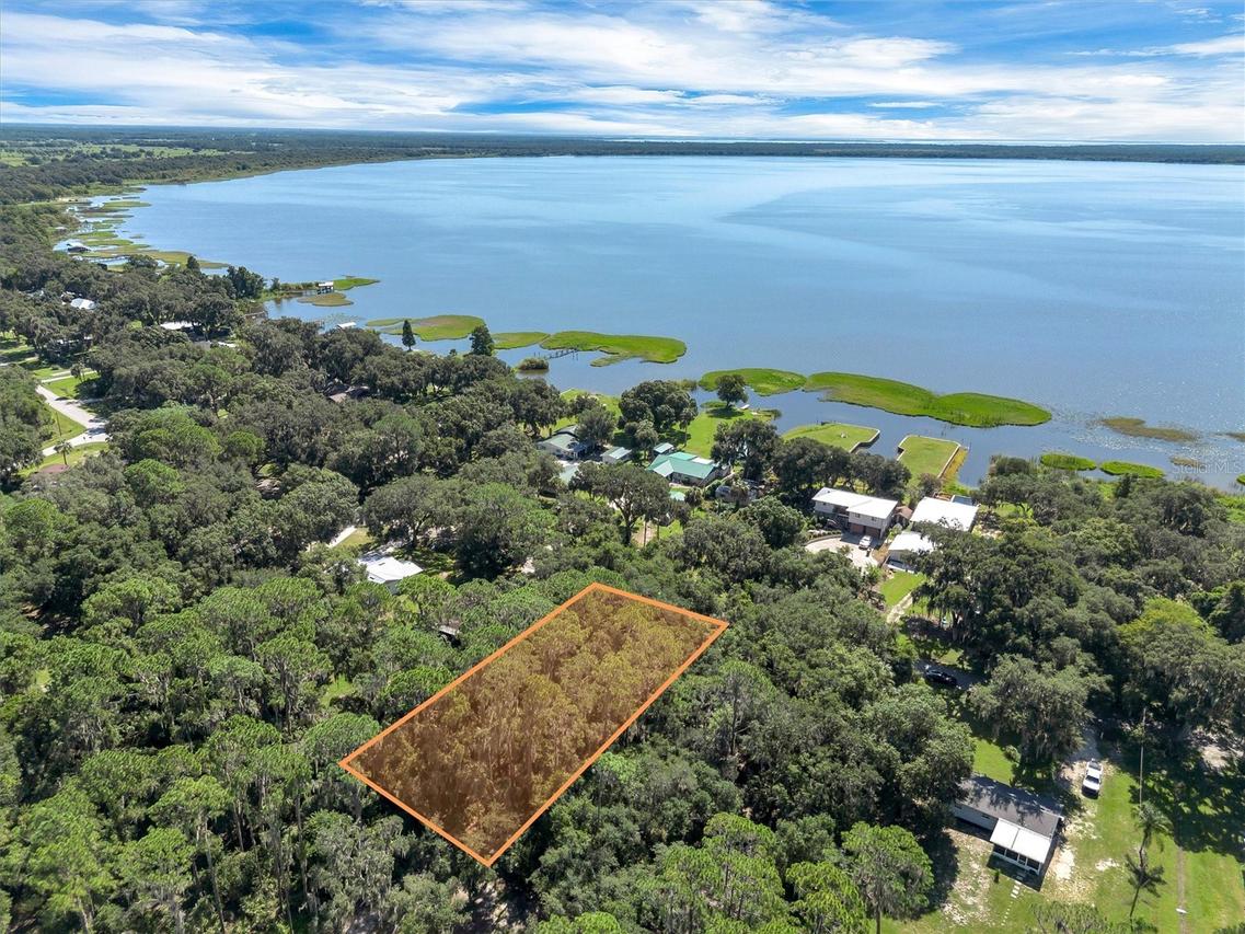 W Beach Parkway Pkwy., Lake Wales, FL 33898