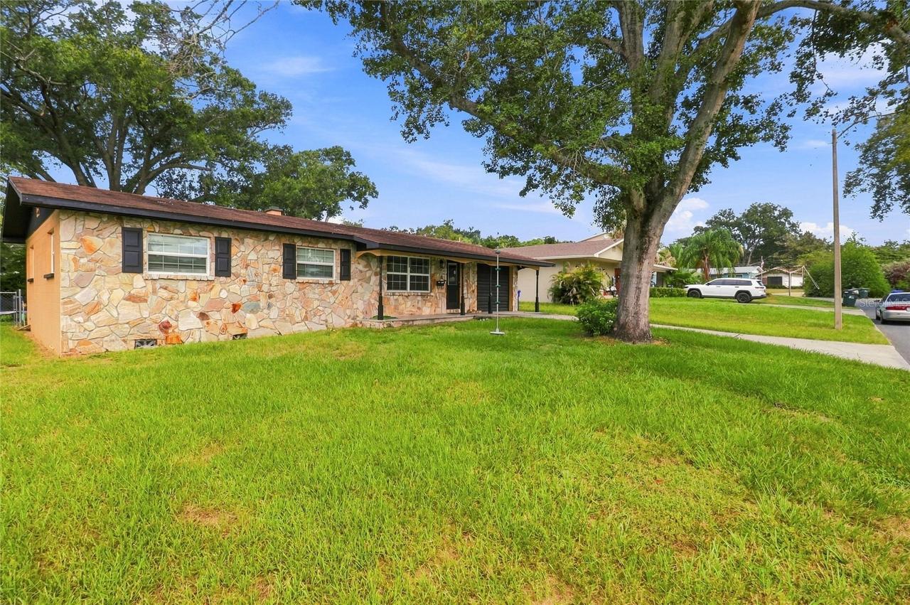 3203 Carleton Cir., Lakeland, FL 33803
