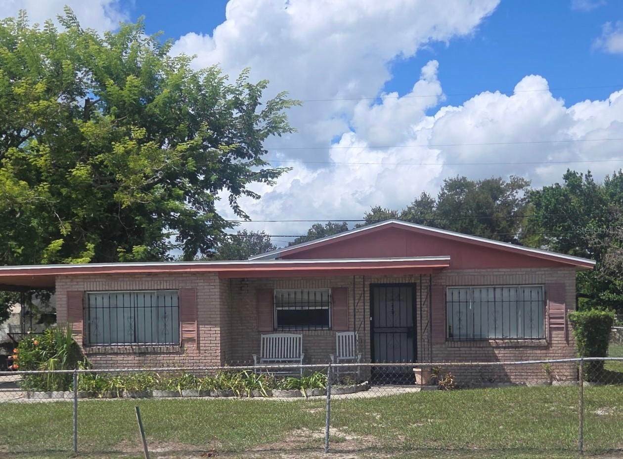 2211 9th St., Winter Haven, FL 33881