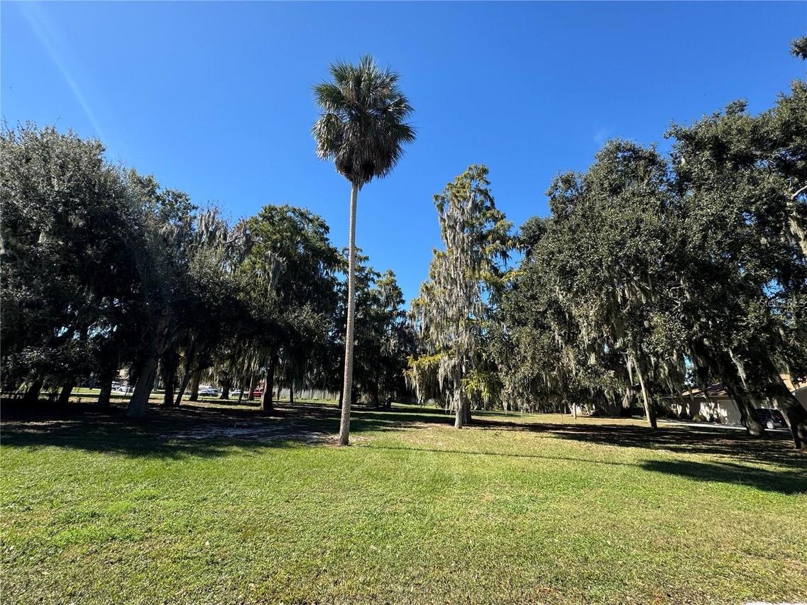 Lake Pierce Dr., Lake Wales, FL 33898