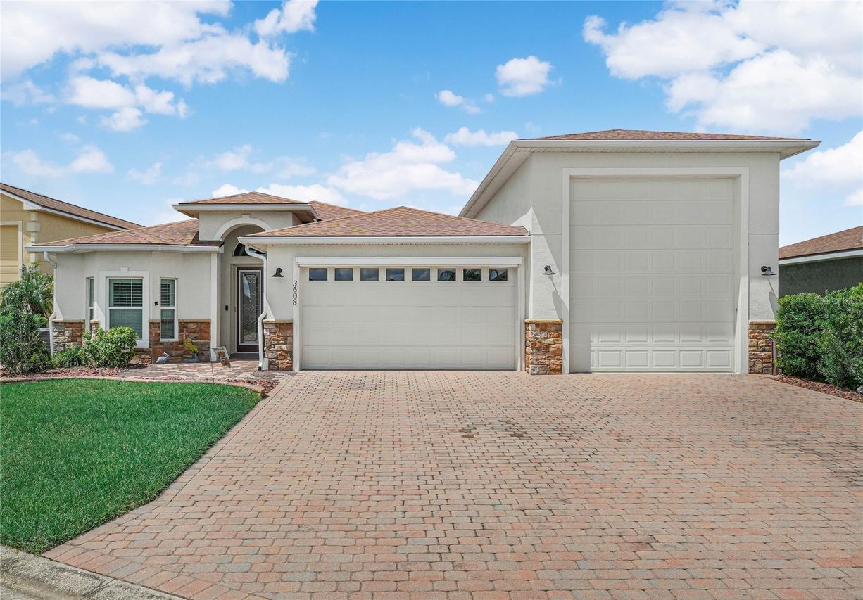 3608 Blackmoor Ln., Lake Wales, FL 33859
