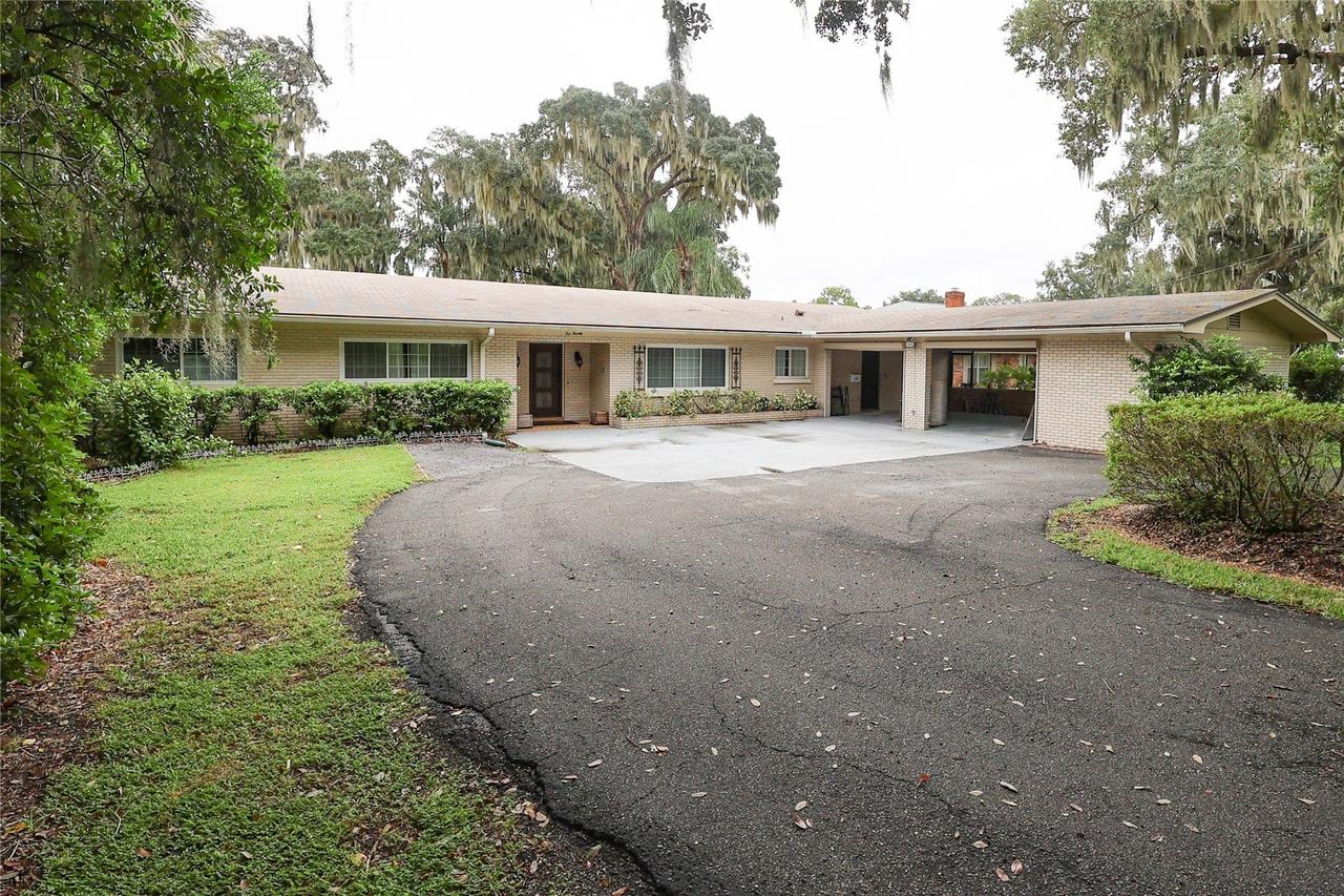 1020 W Lake Hamilton Dr., Winter Haven, FL 33881