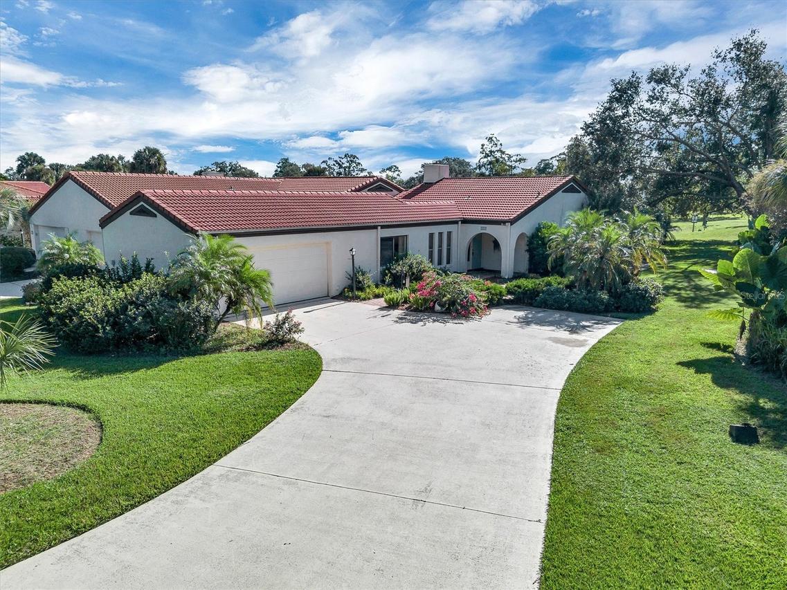 559 Clubhouse Dr., Lake Wales, FL 33898