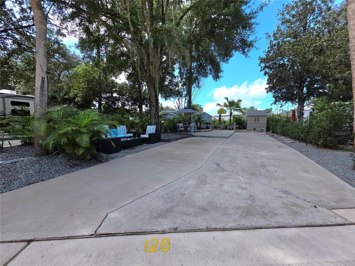 128 Stallion Ln., Lake Wales, FL 33898