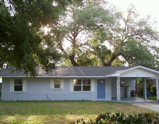 38212 Kentucky Ave., Lady Lake, FL 32159