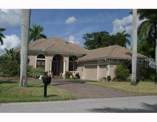 5239 Lake Caloosa Dr., Fort Myers, FL 33905