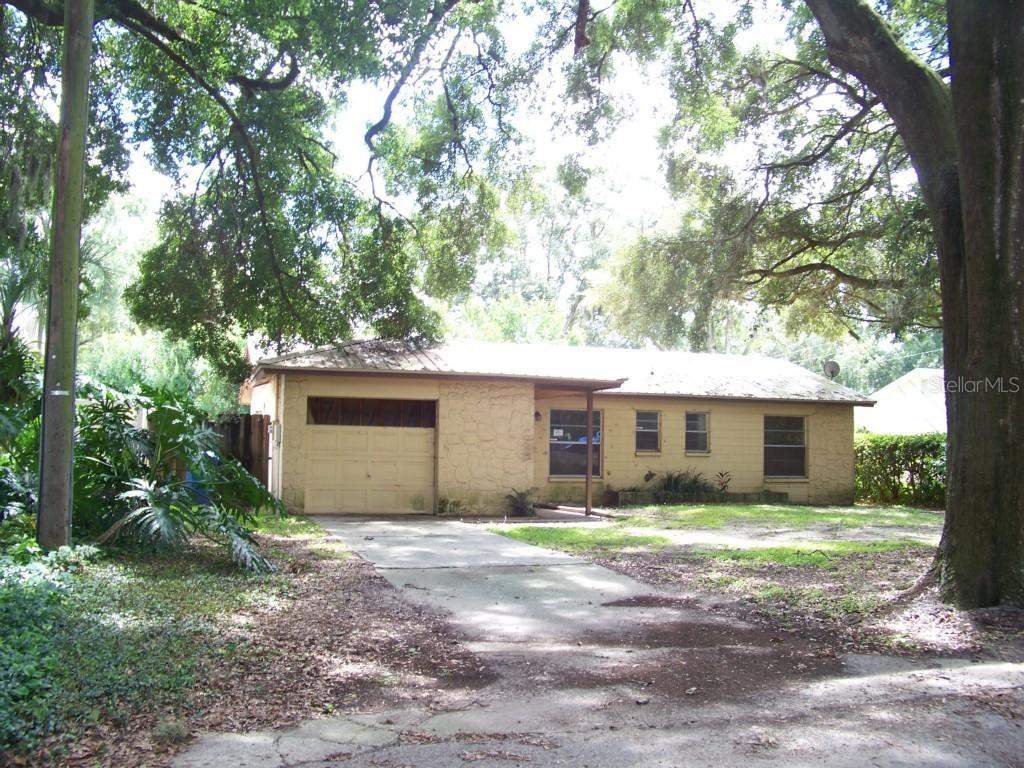 215 Lentz Rd., Brandon, FL 33510