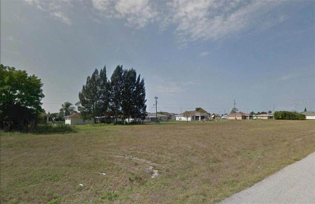 2116 25th Ter., Cape Coral, FL 33909