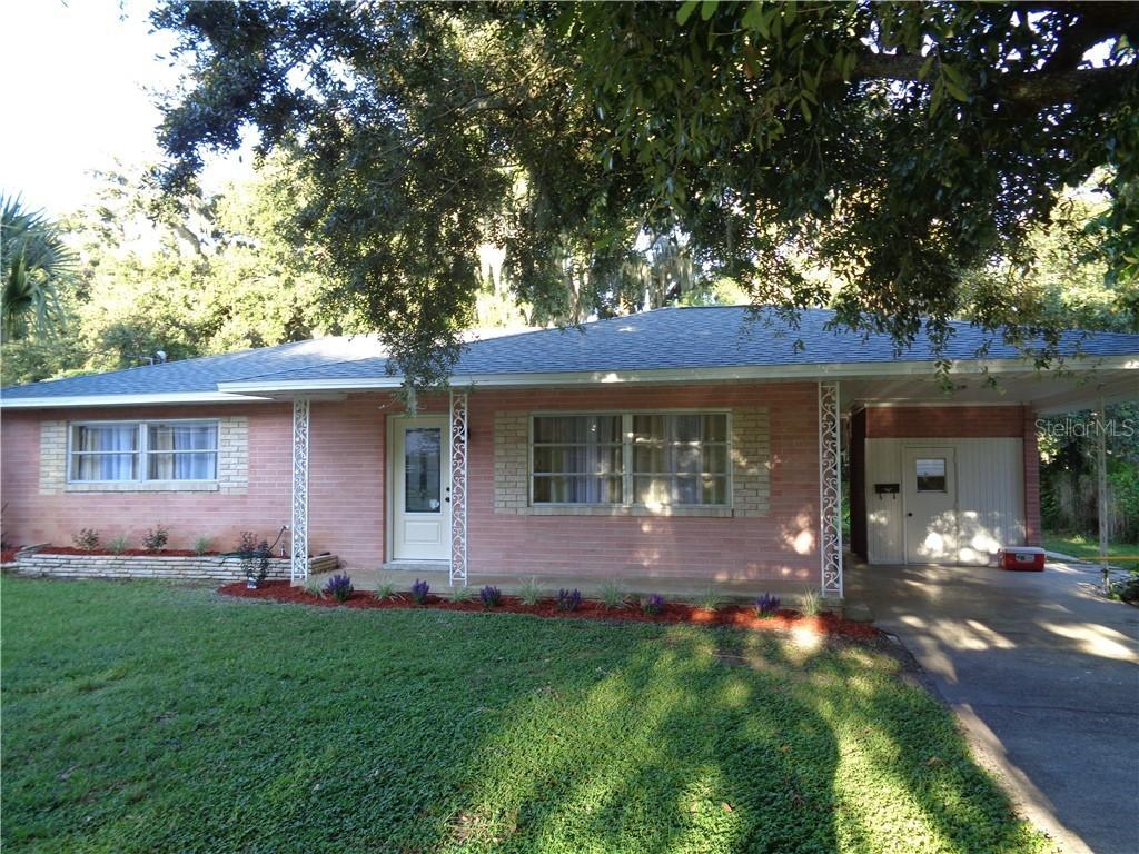 1215 Orange Ave., Tavares, FL 32778