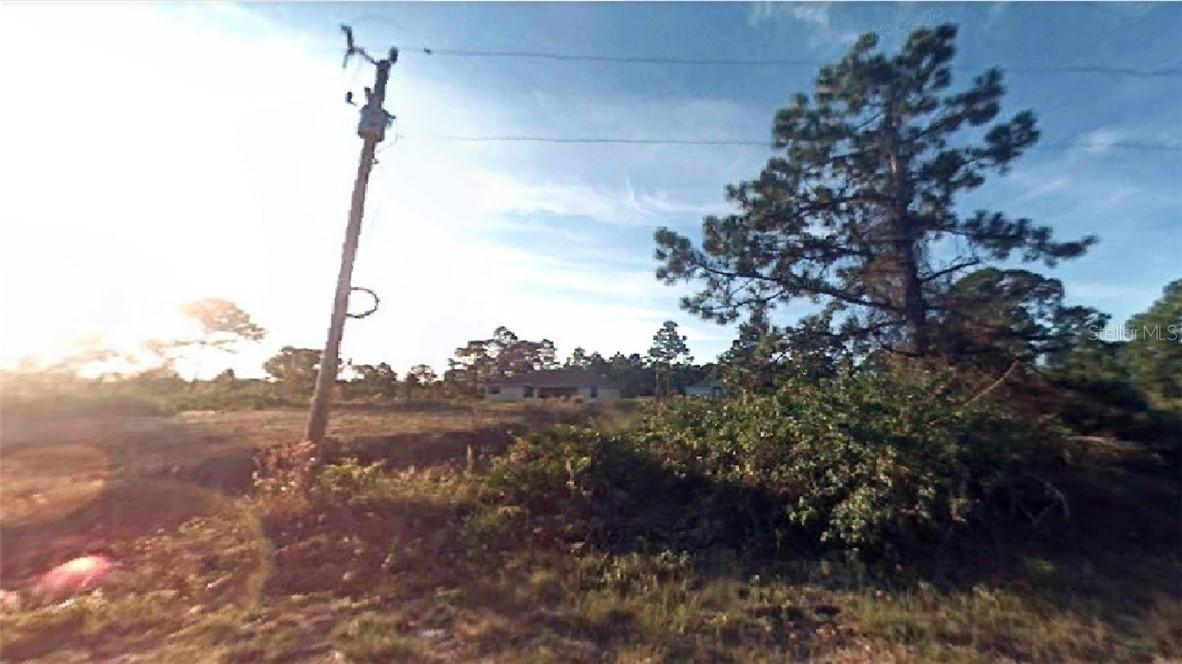 852 Clow St., Lehigh Acres, FL 33974