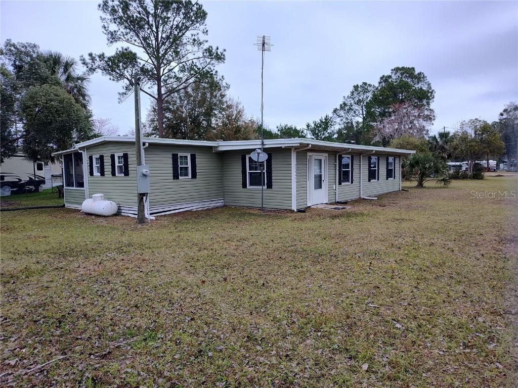 55045 6th St., Astor, FL 32102