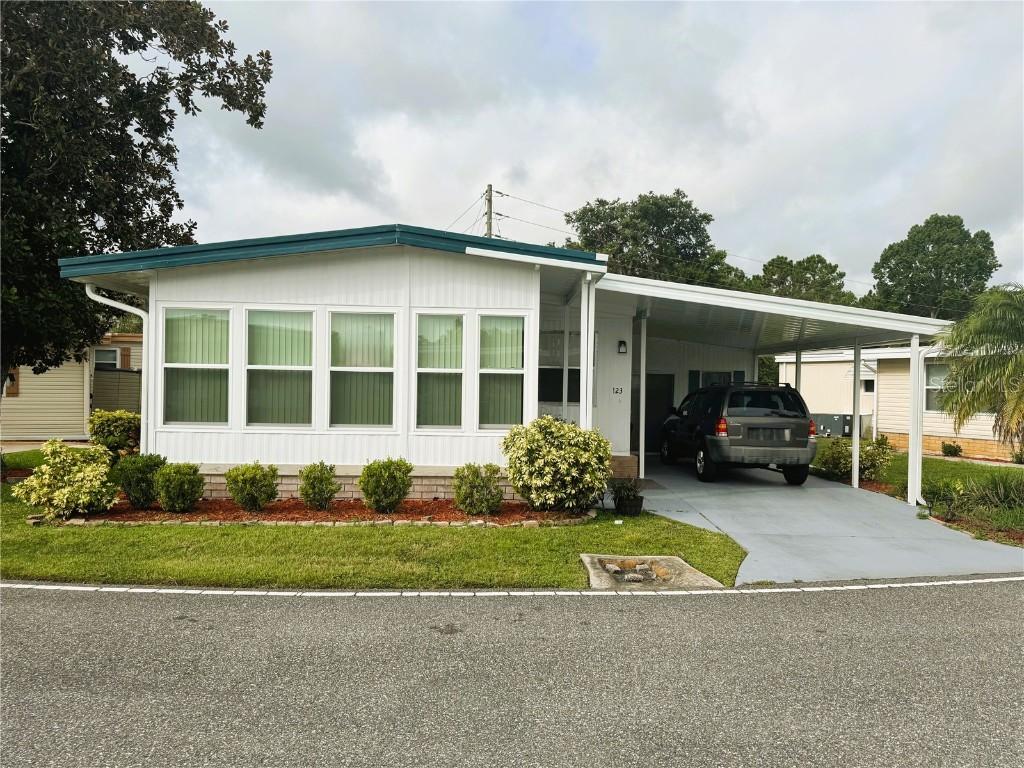 123 Pyracantha Ln., Leesburg, FL 34748