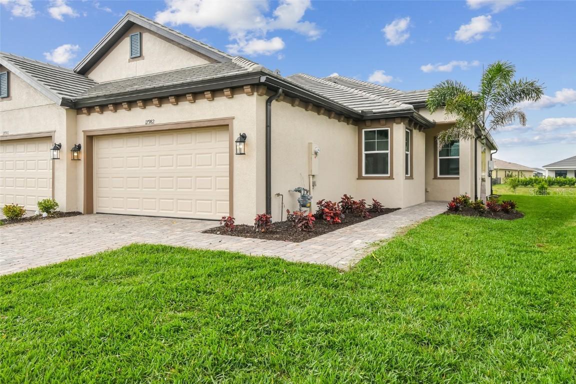 17982 Cherished Loop, Lakewood Ranch, FL 34211