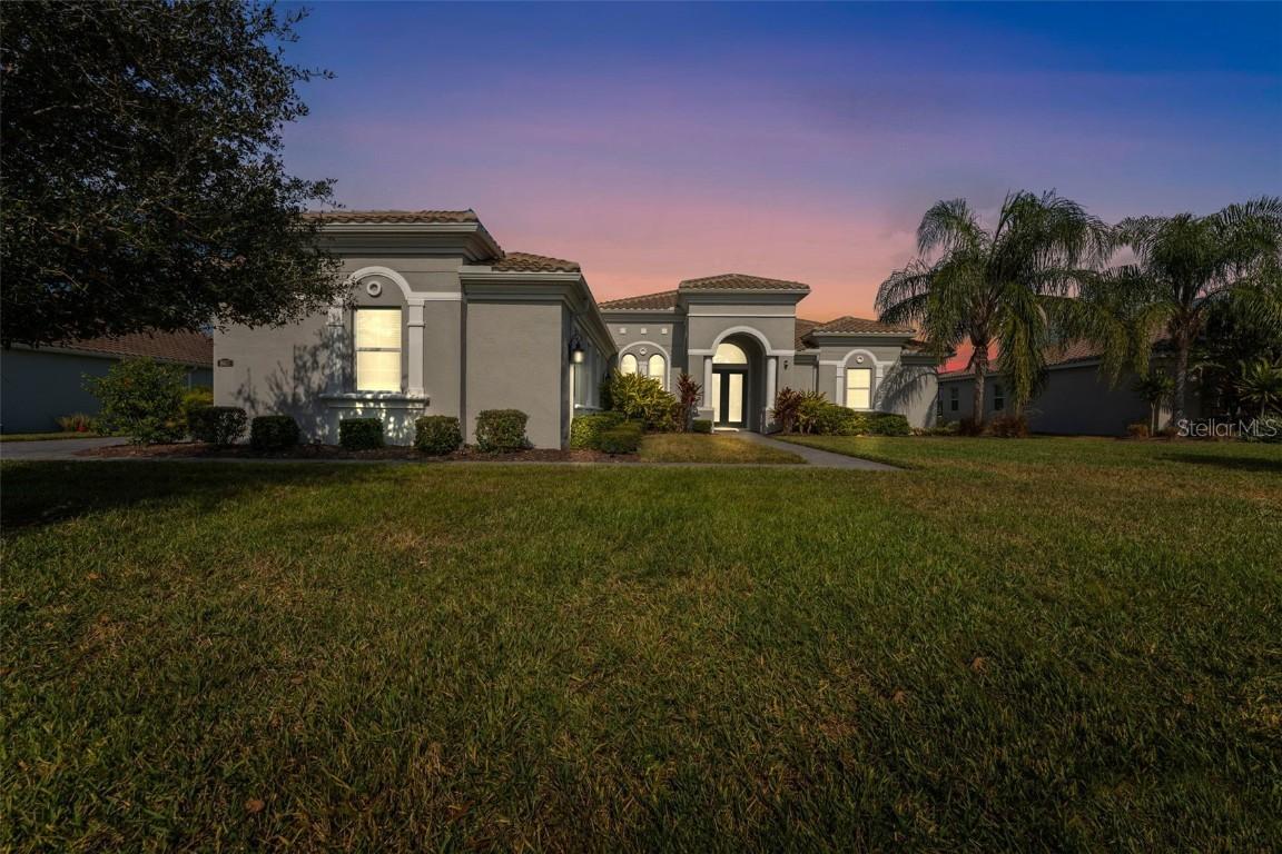 16617 5th Ave., Bradenton, FL 34212