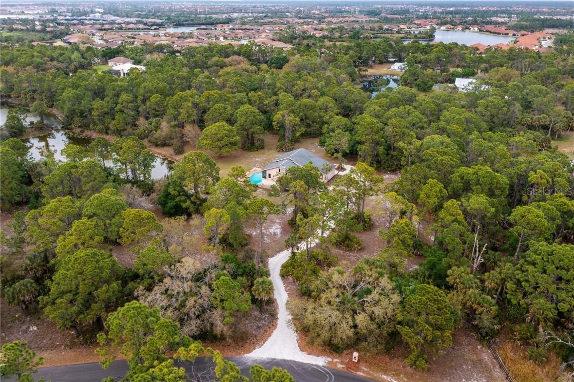 233 Snyder Dr., Venice, FL 34292