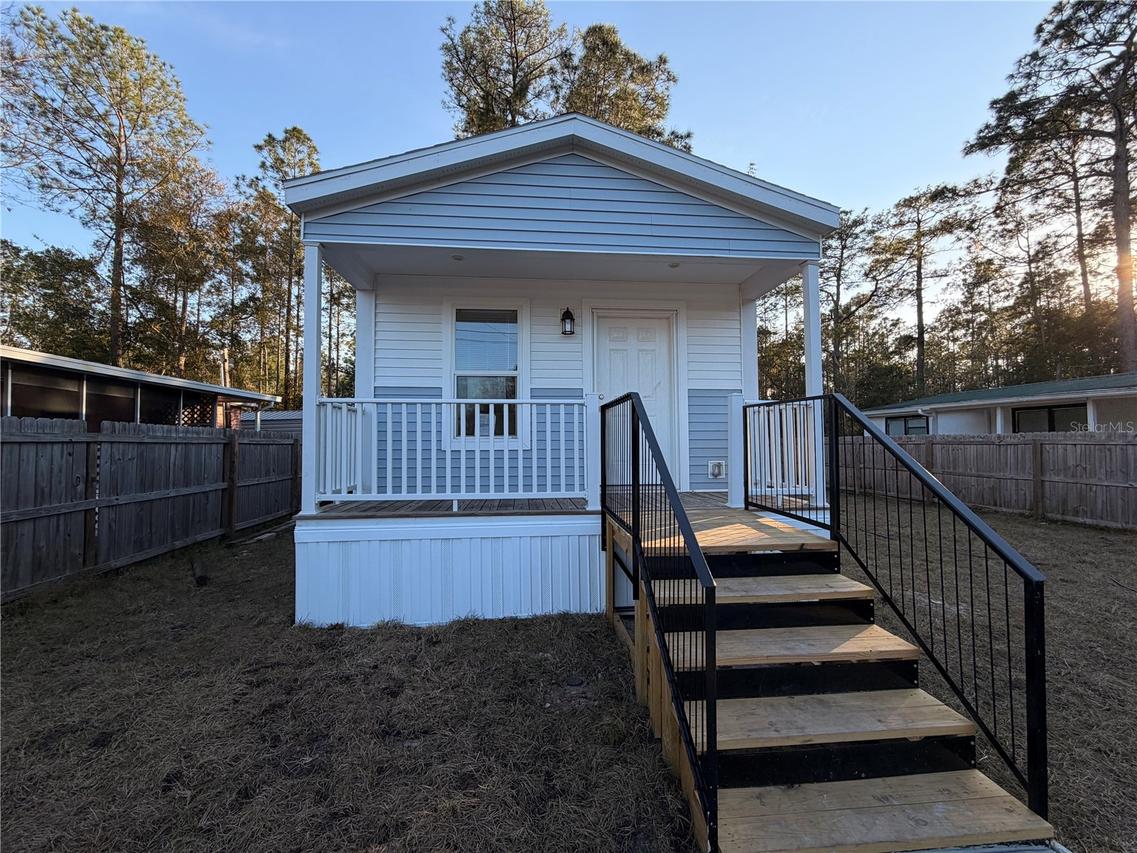 24350 Maxwell St., Astor, FL 32102