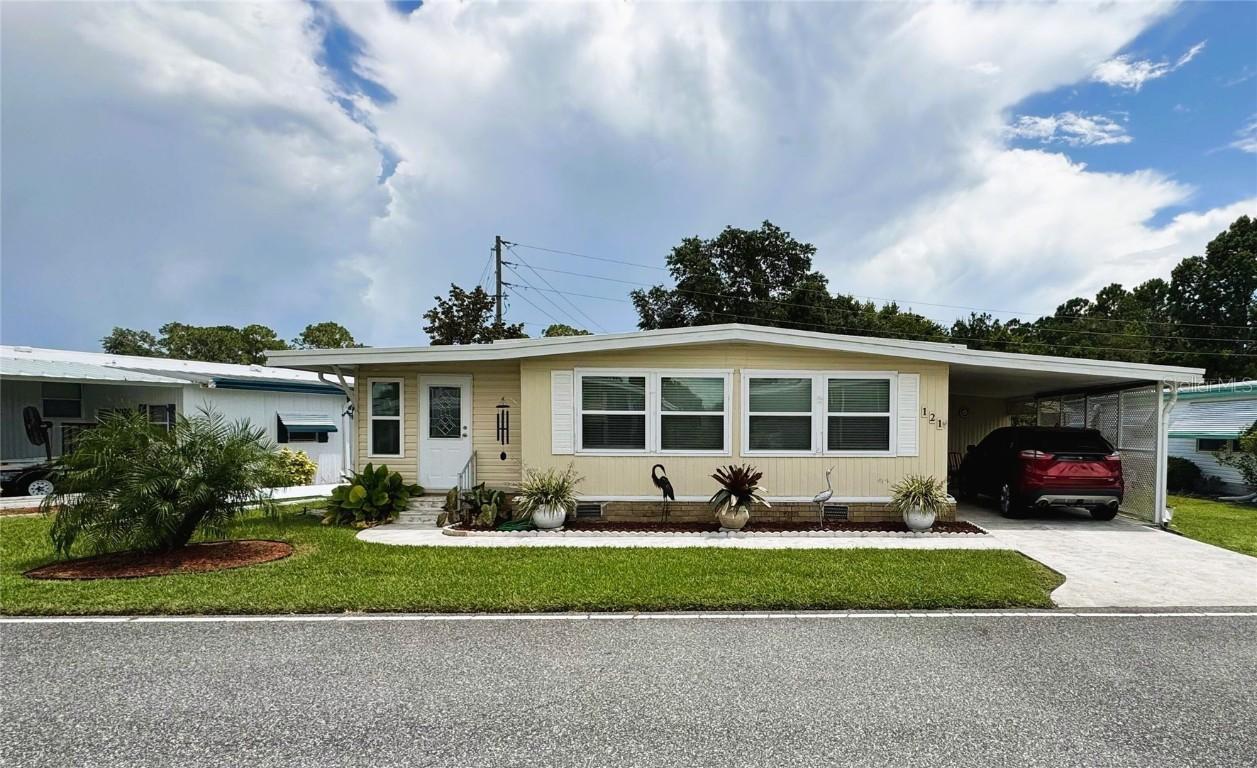 121 Pyracantha Ln., Leesburg, FL 34748