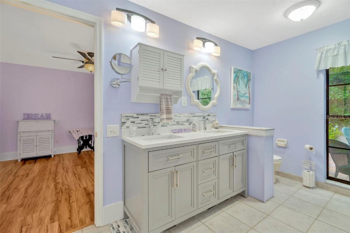 2330 Windsor Oaks Ave., Lutz, FL 33549