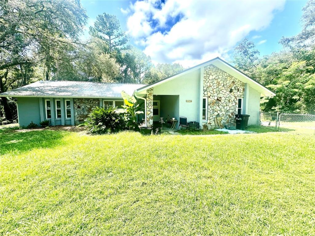 4660 SE 160th Ct., Ocklawaha, FL 32179