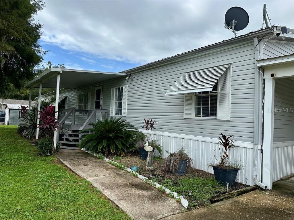 56233 Water Oak Rd., Astor, FL 32102