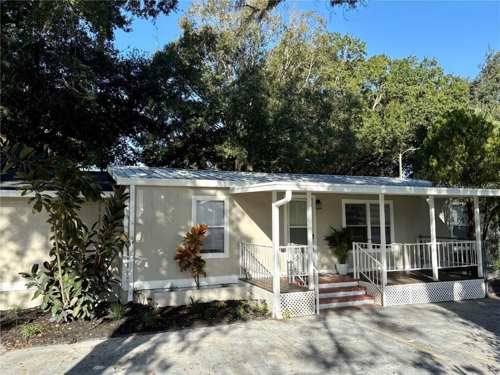 3402 Sutton Hills Dr., Lakeland, FL 33810