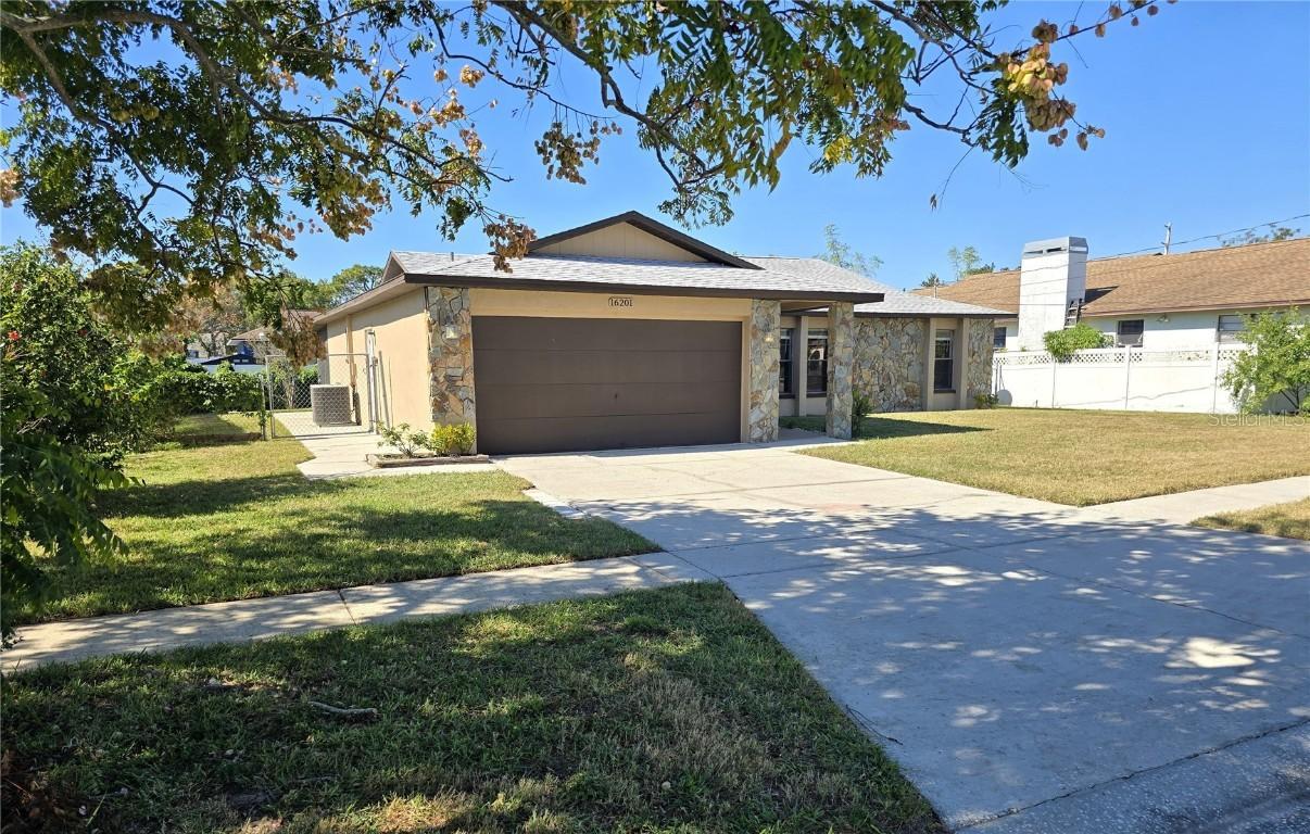 16201 Pine Ridge Dr., Hudson, FL 34667