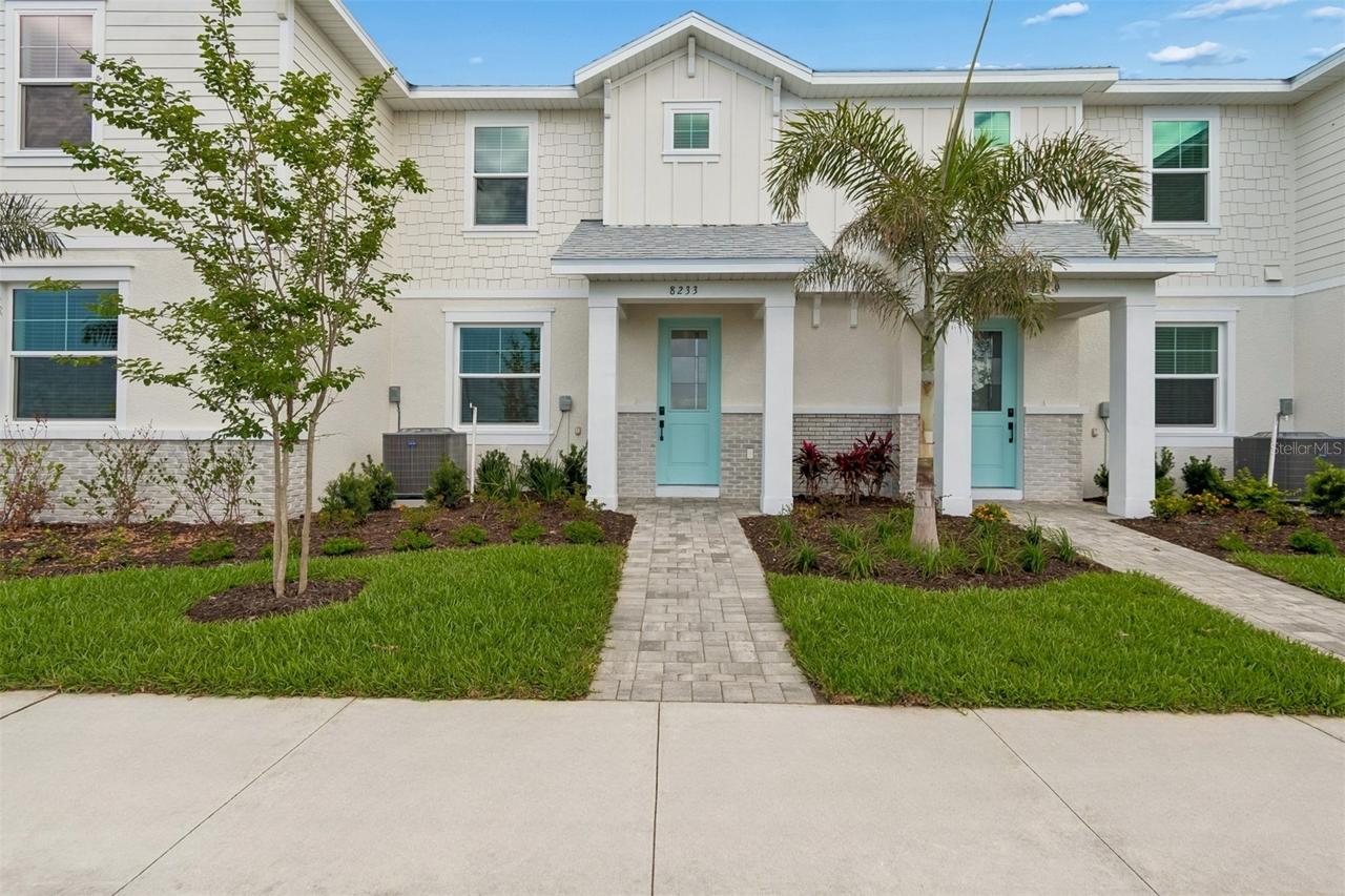 8233 Seaflower Pkwy., Bradenton, FL 34210