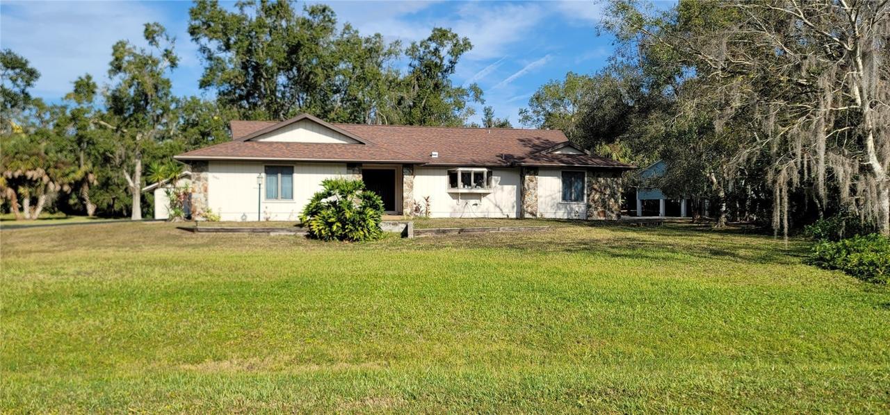 3664 Walden Pond Dr., Sarasota, FL 34240