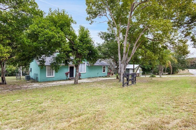 22162 Birr Ct., Mount Dora, FL 32757