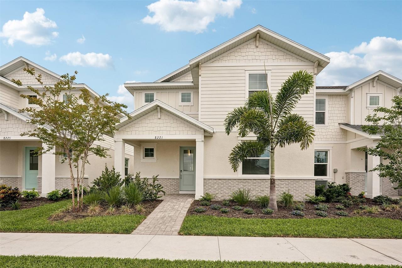 8221 Seaflower Pkwy., Bradenton, FL 34210