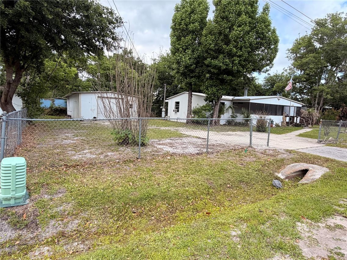 24021 Armadillo Rd., Astor, FL 32102