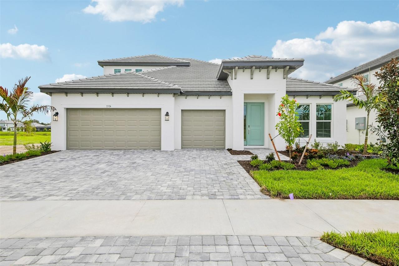 7574 Hawkstone Dr., Sarasota, FL 34241