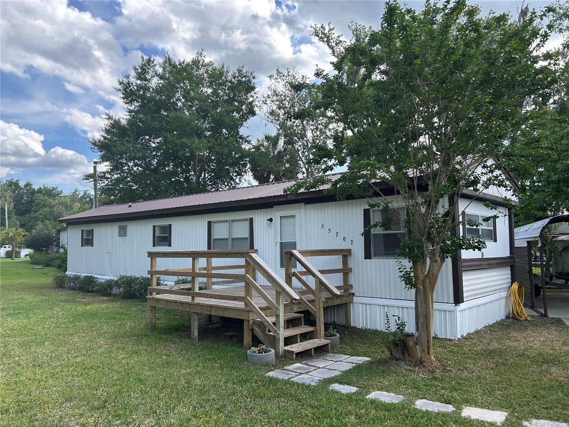 55707 Jamie Dr., Astor, FL 32102