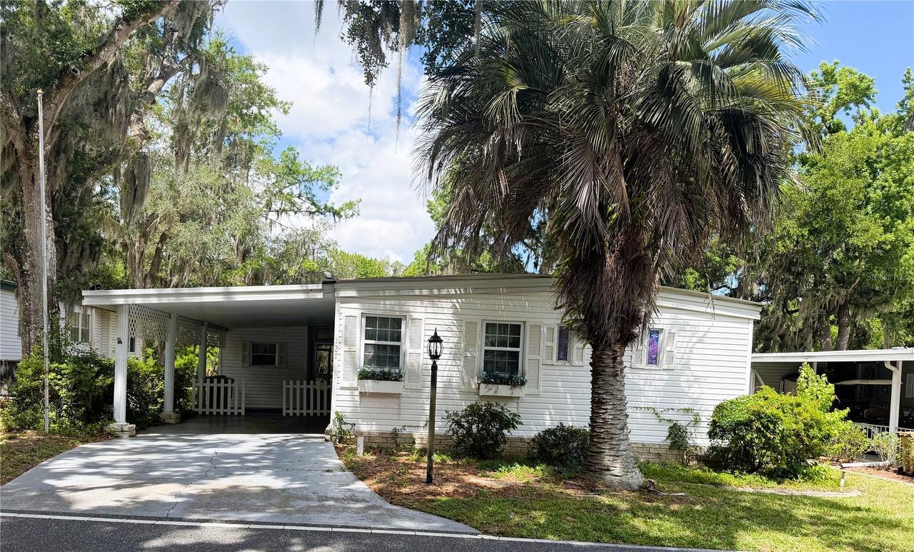 127 Royal Palm Dr., Leesburg, FL 34748