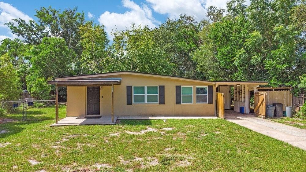 310 E 6th St., Chuluota, FL 32766