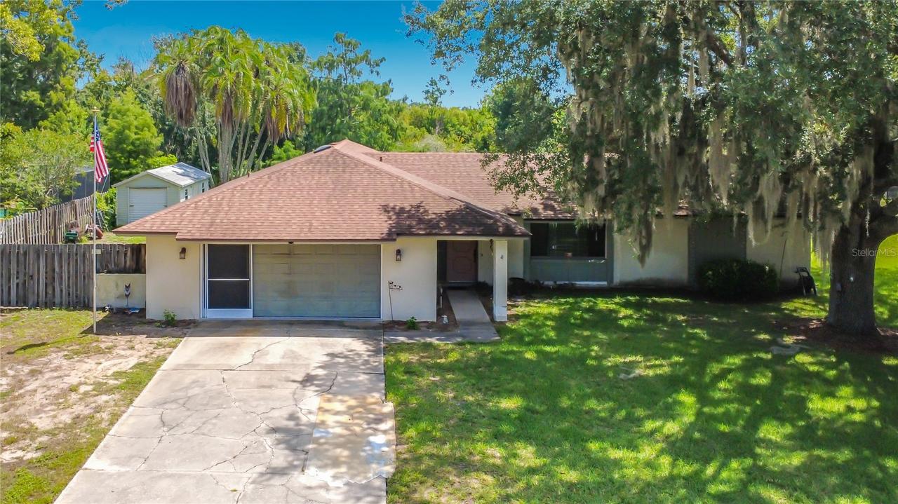 28800 Tammi Dr., Tavares, FL 32778