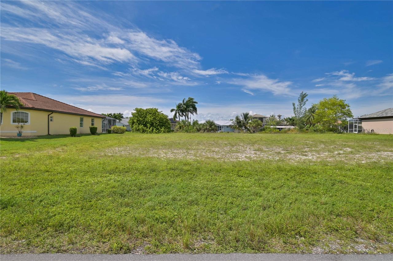 3818 SW 19th Pl., Cape Coral, FL 33914