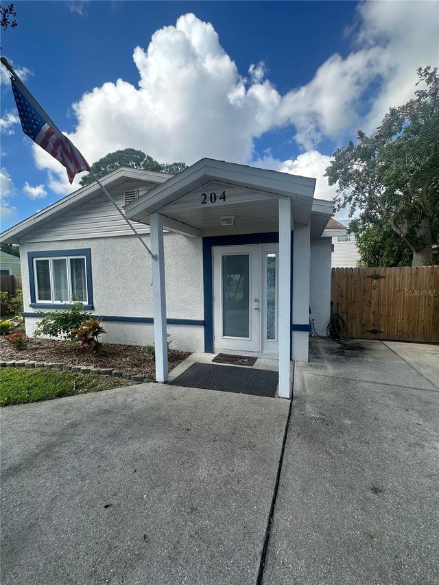204 W 36th St., Bradenton, FL 34205