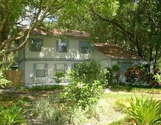 1061 Salsona Ave., Kissimmee, FL 34744