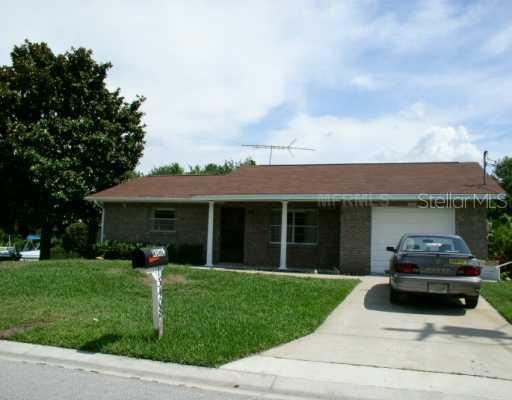 13408 Country Club Dr., Tavares, FL 32778