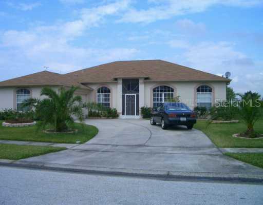 2660 Hawthorne Ln., Kissimmee, FL 34743