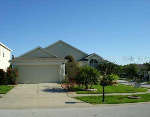 421 Oxford Dr., Davenport, FL 33897