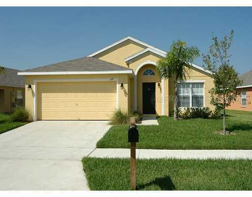 679 Sandy Ridge Dr., Davenport, FL 33896