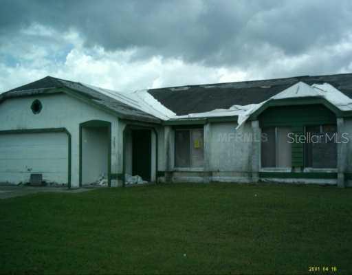 305 Larkspur Ct., Kissimmee, FL 34743