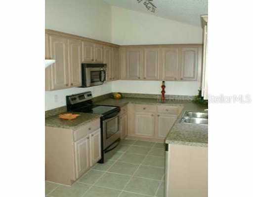 318 Oceanside Ct., Kissimmee, FL 34743