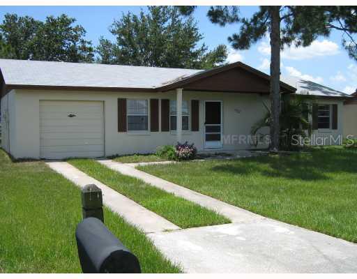 592 Royal Palm Dr., Kissimmee, FL 34743