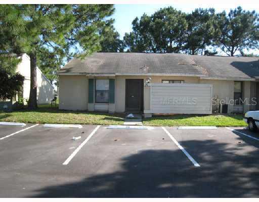 20 Pine Island Cir., Kissimmee, FL 34743