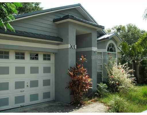 301 Mccoy Village Ct., Apopka, FL 32712