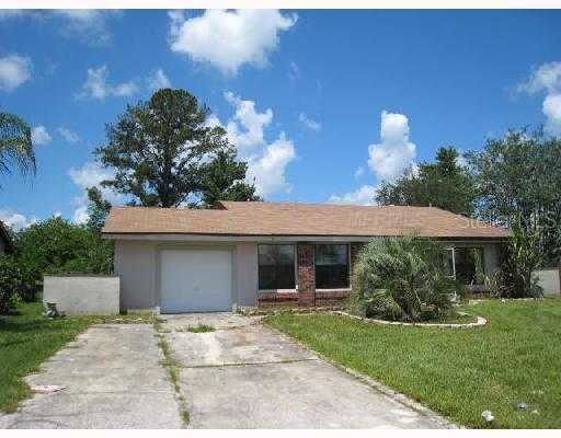 27 S Flag Dr., Kissimmee, FL 34759
